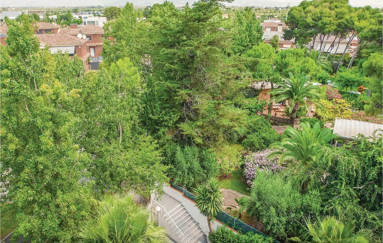 Three-Bedroom Apartment In Salou